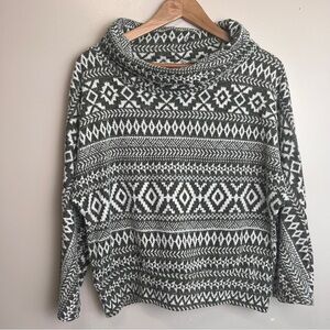 A+ Linear Geometric Gray & White Pattern Cowl Neck Sweater Size M USA EUC